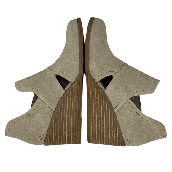 Toms Kallie Cutout Desert Taupe Suede Booties - Picture 5 of 11